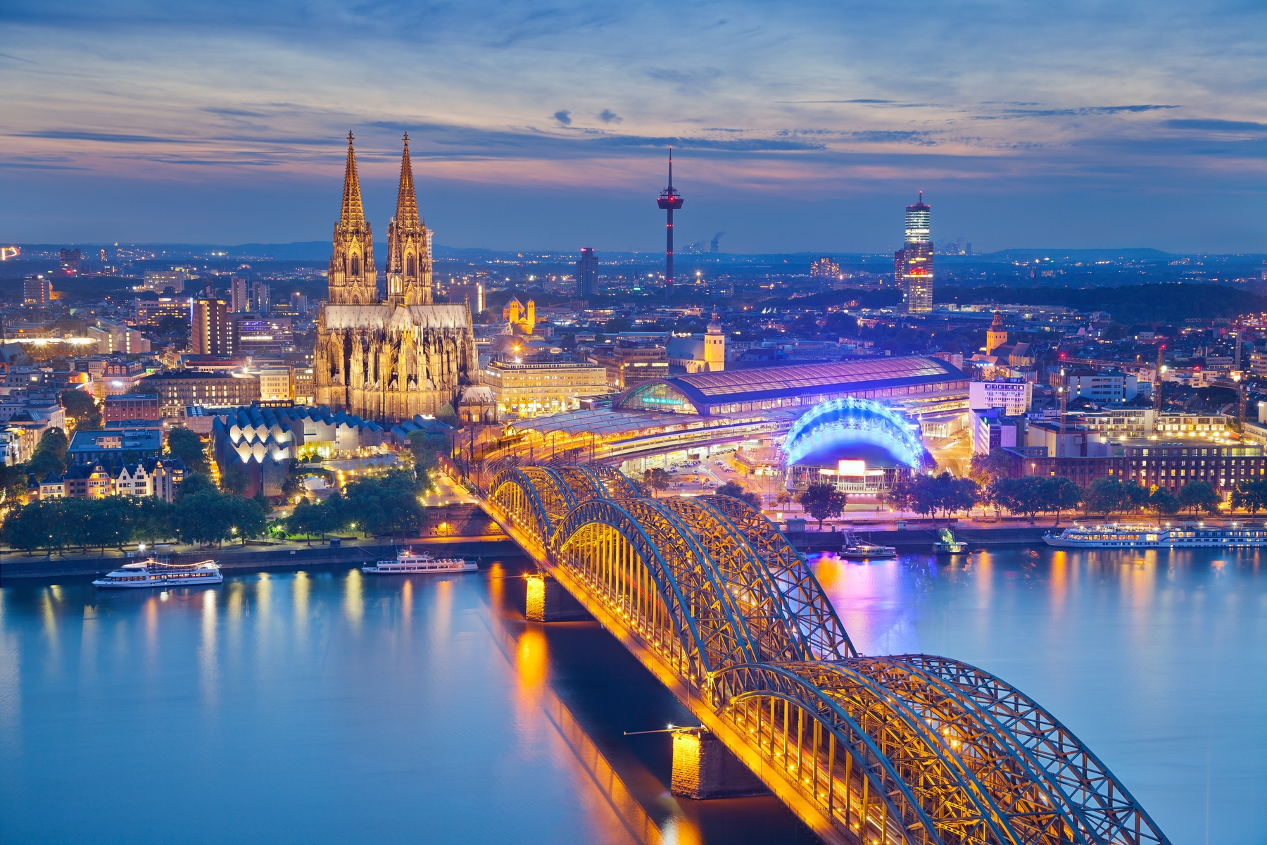 Die besten Aussichten in Hamburg und die schönsten Sehenswürdigkeiten in Köln